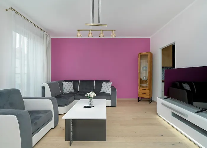 Apartment With Balcony And Free Parking In Poznan By Noclegi Renters