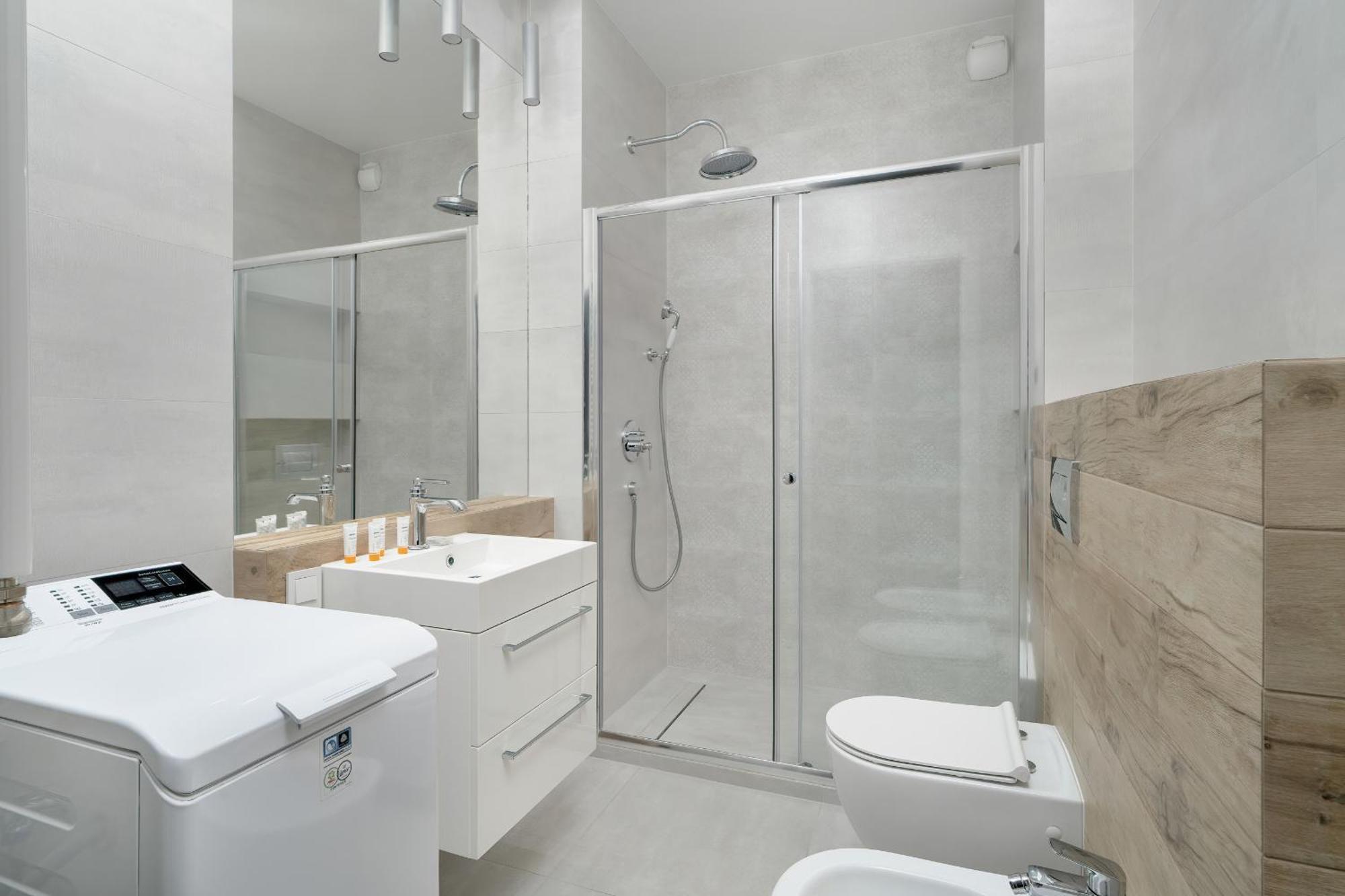 Apartment With Balcony And Free Parking In By Renters Poznan