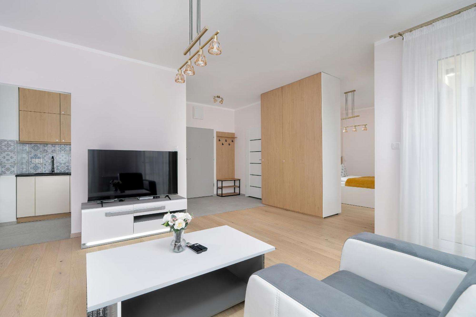 Apartment With Balcony And Free Parking In By Renters Poznan