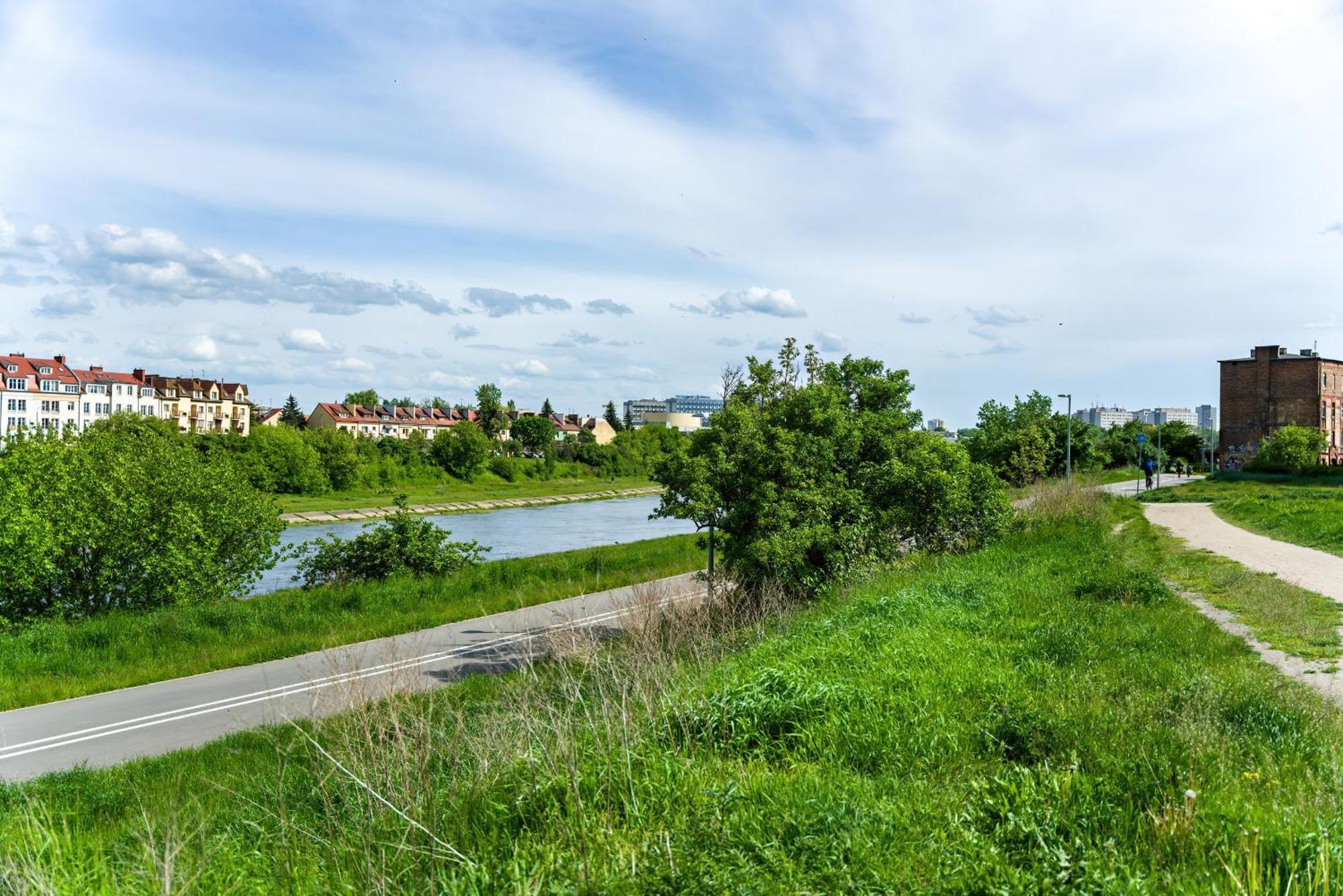 With Balcony And Free Parking In By Renters Poznan